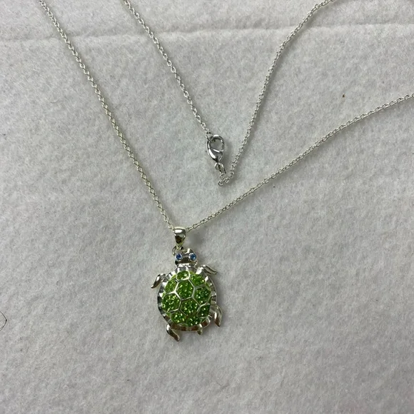 Charming Silver Plated over Brass Green Peridot Turtle Pendant Necklace 19” - Picture 13 of 13